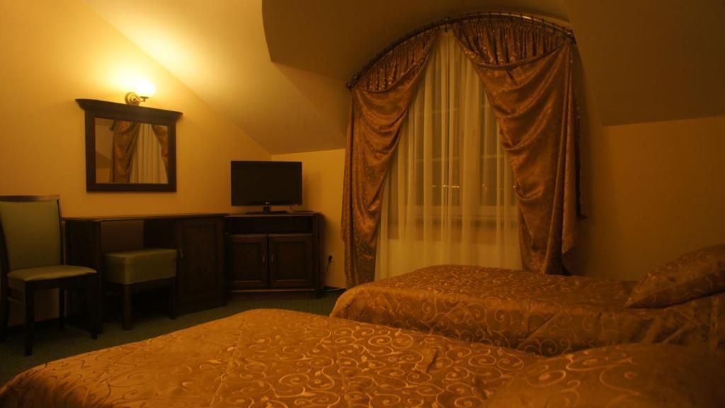 Zloty Dworek Motel เนียโปเรงต์ ห้อง รูปภาพ
